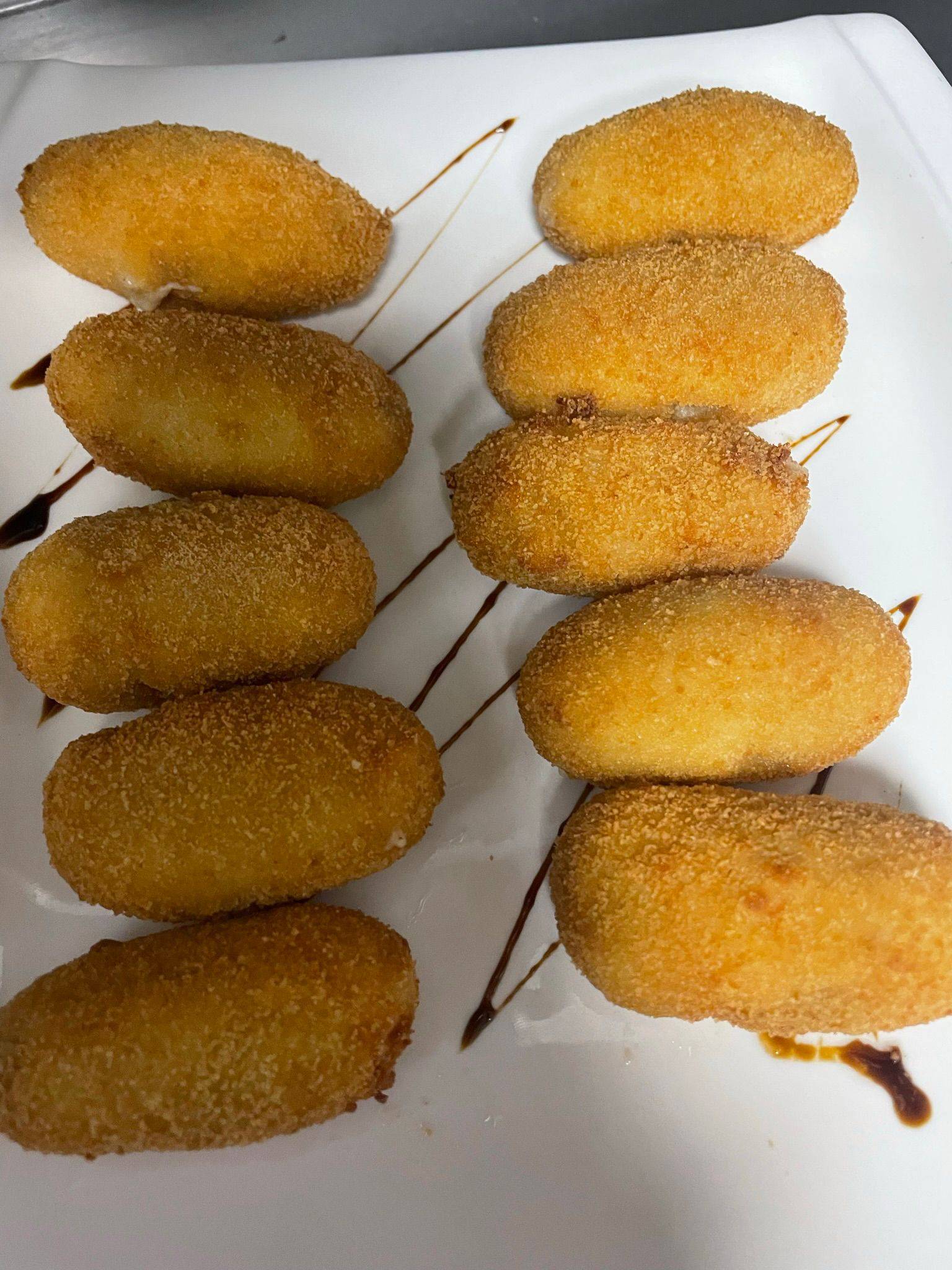 Croquetas-jamon-pollo-restaurante-asador-loraida