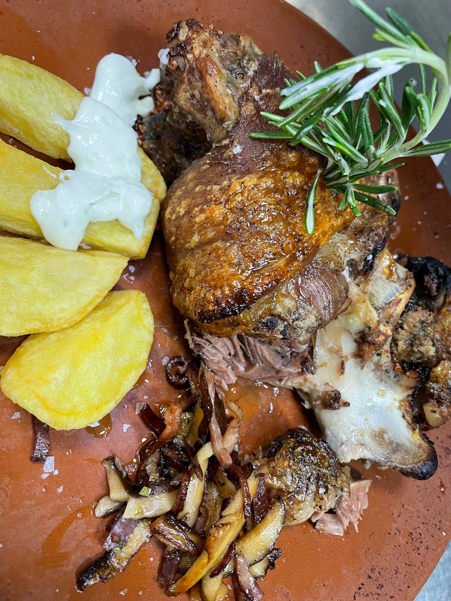 Pierna-cordero-cocinada-baja-temperatura-asasdor-loraida