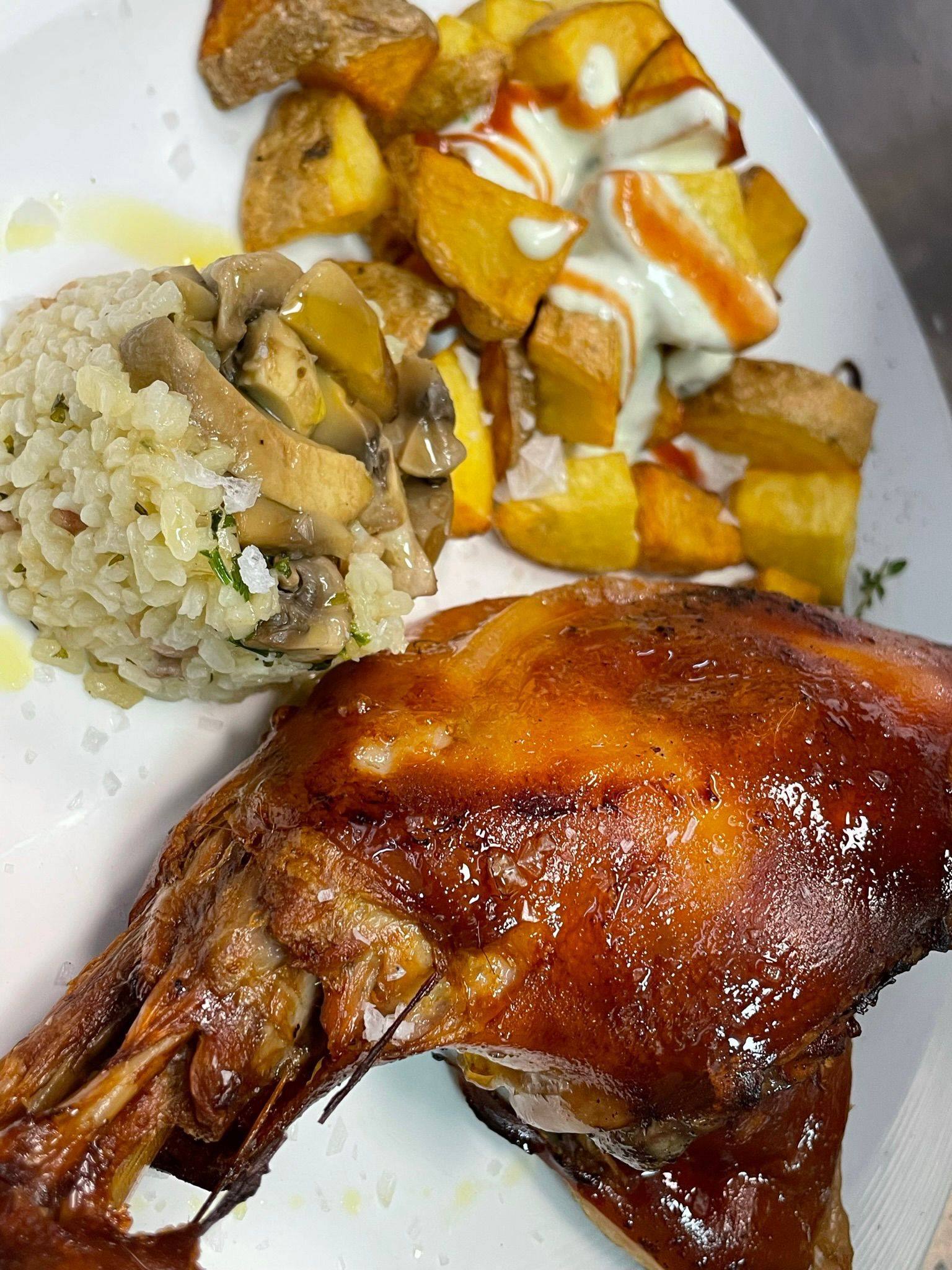 Cochinillo-cocinado-gratinado-Asador-loraida